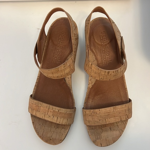 Gentle Souls by Kenneth Cole Gianna Natural Cork Sandals - Picture 1 of 12